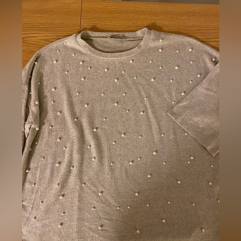 Beige sweater with pearls